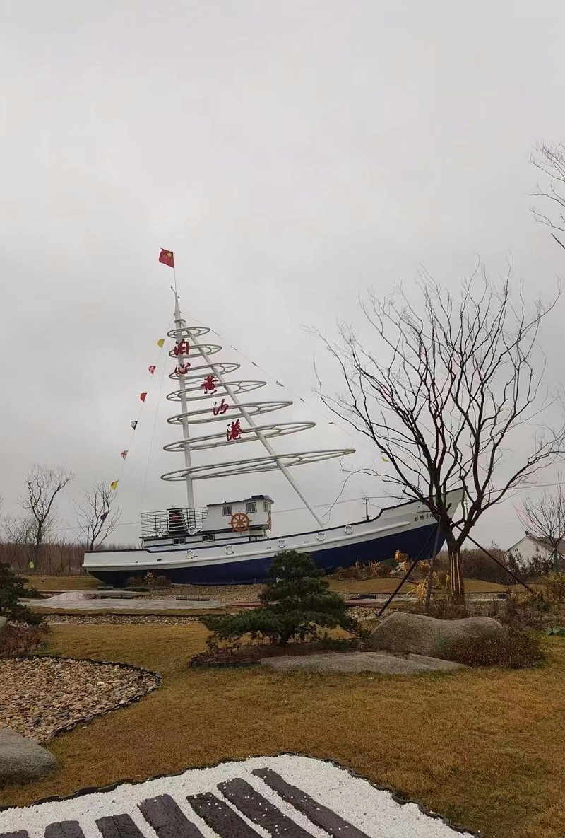 旅游景區不銹鋼雕塑的現狀和未來行情-千帆標識，行業經驗15年，為400+企業或市政單位提供標識系統解決方案。